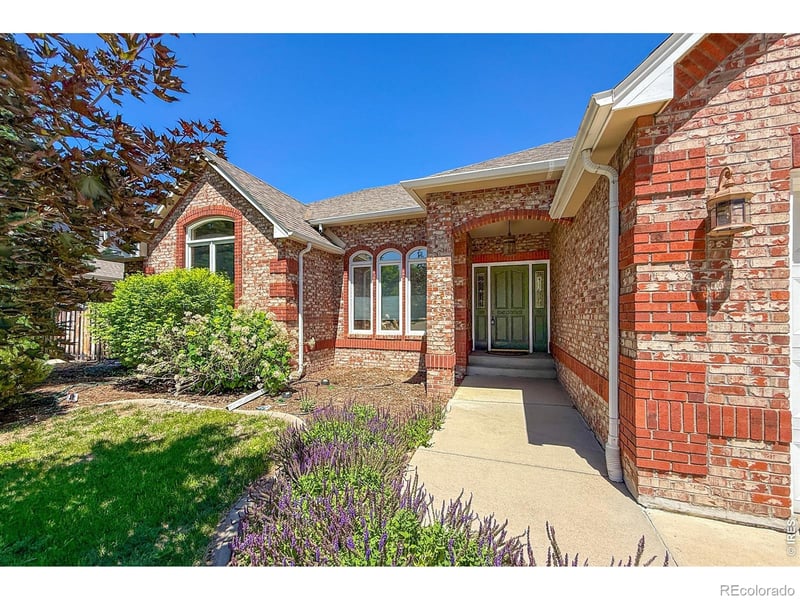 2010 Emerald Dr, Longmont, CO 80504