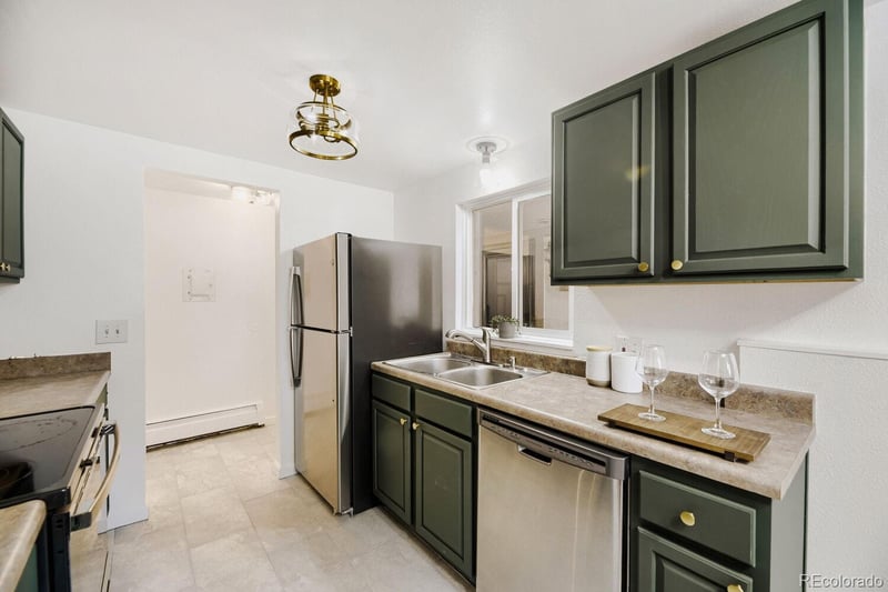 2190 Holly St #105, Denver, CO 80222