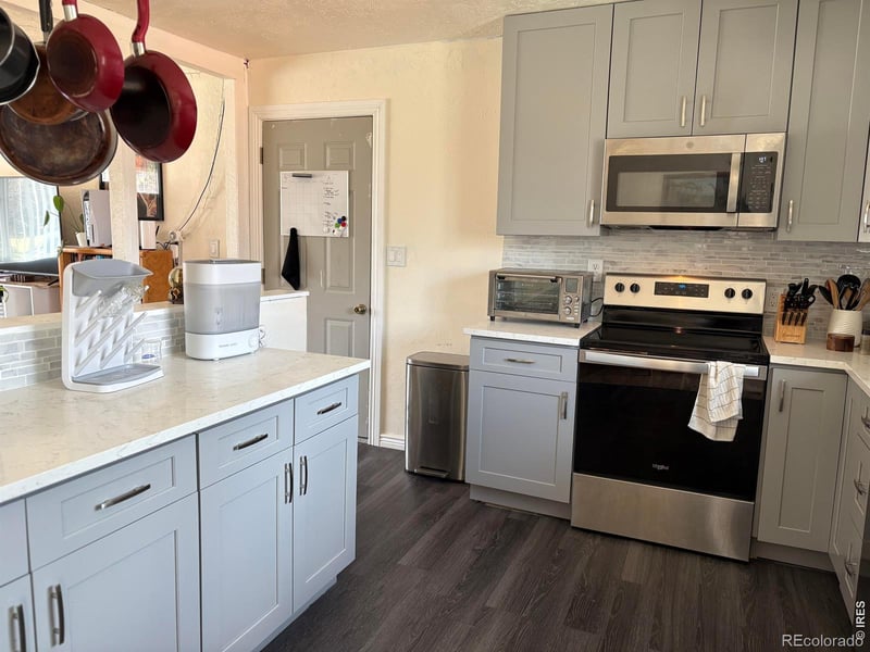 420 Duke Ln, Fort Collins, CO 80525