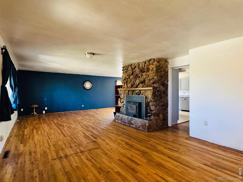 707 4th St, Walden, CO 80480