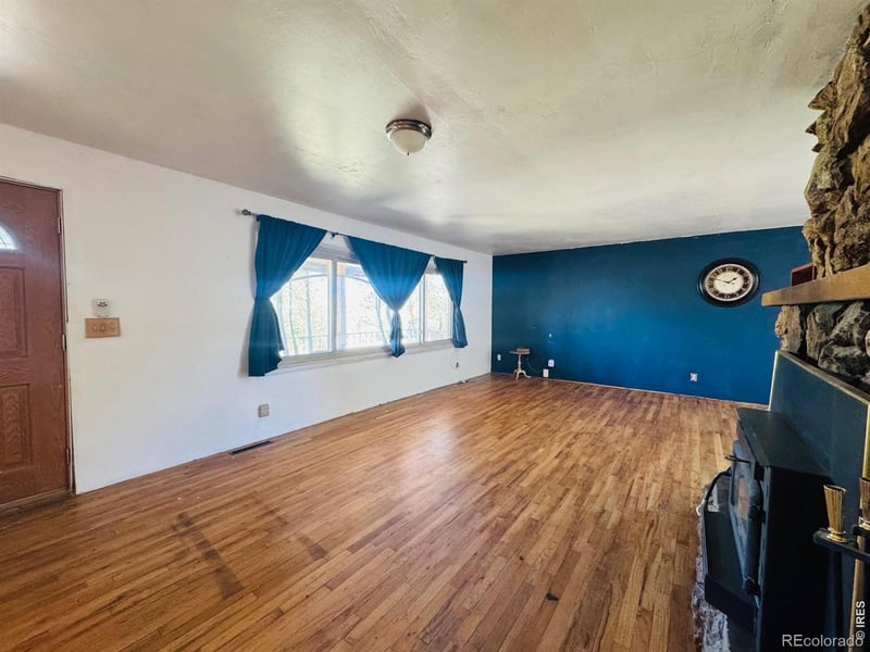 707 4th St, Walden, CO 80480