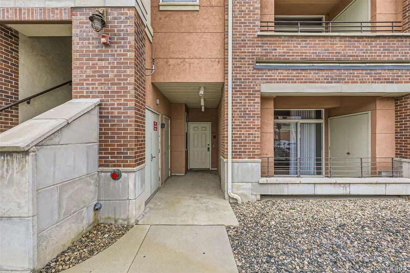 4100 Albion St #303, Denver, CO 80216