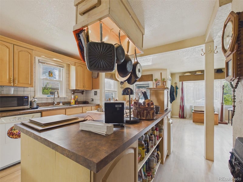 476 Tennyson St, Denver, CO 80204