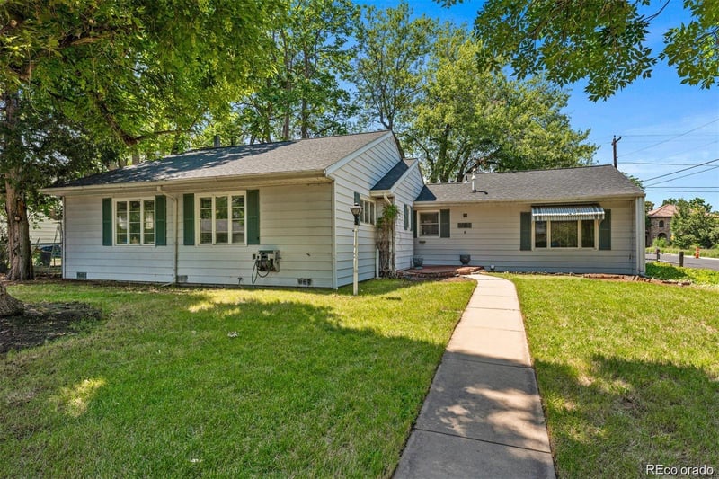 3201 Bellaire St, Denver, CO 80222