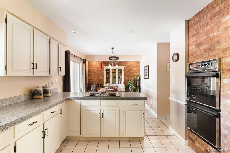5816 S Lupine Dr, Littleton, CO 80123