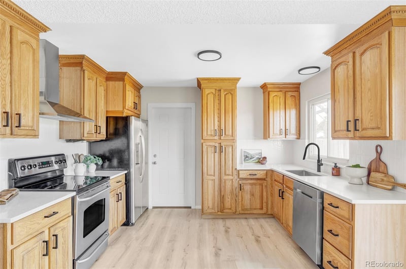 17769 Iowa Dr, Aurora, CO 80017