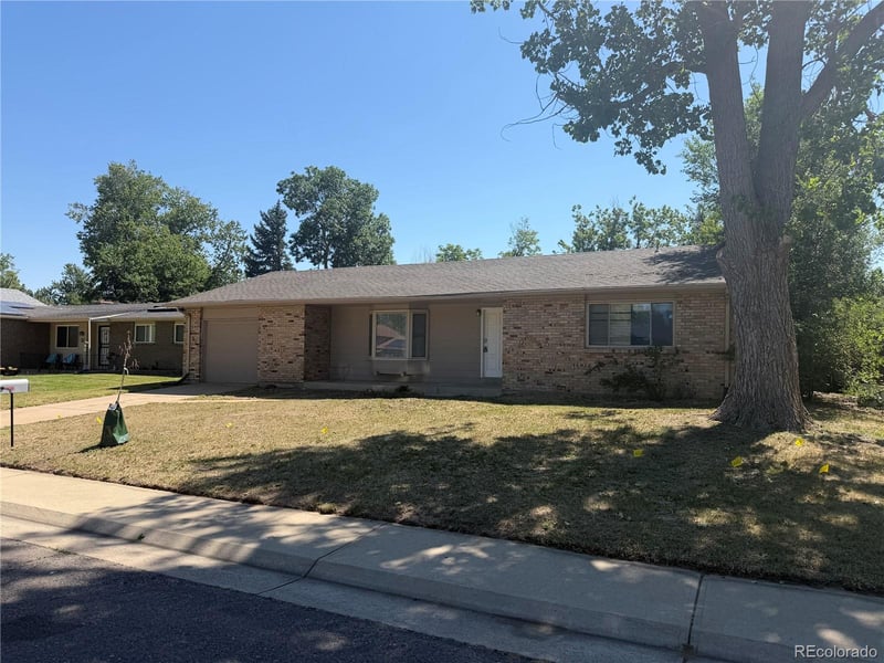 1006 Macon St, Aurora, CO 80012