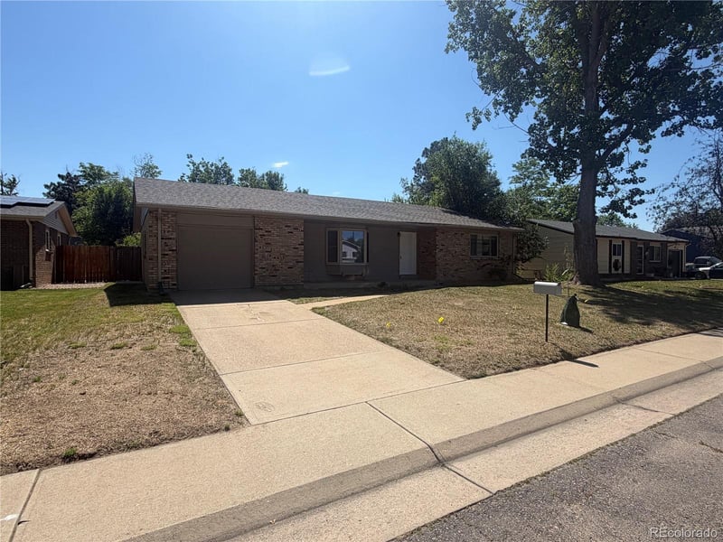 1006 Macon St, Aurora, CO 80012