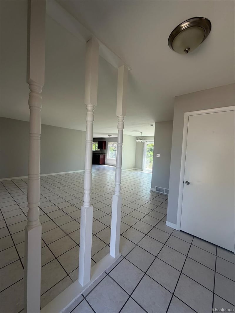 1006 Macon St, Aurora, CO 80012
