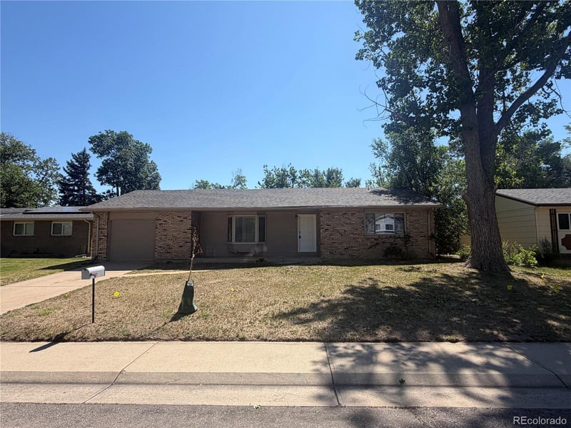 1006 Macon St, Aurora, CO 80012