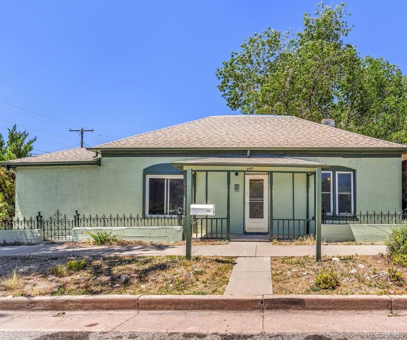 217 4th St, Canon City, CO 81212