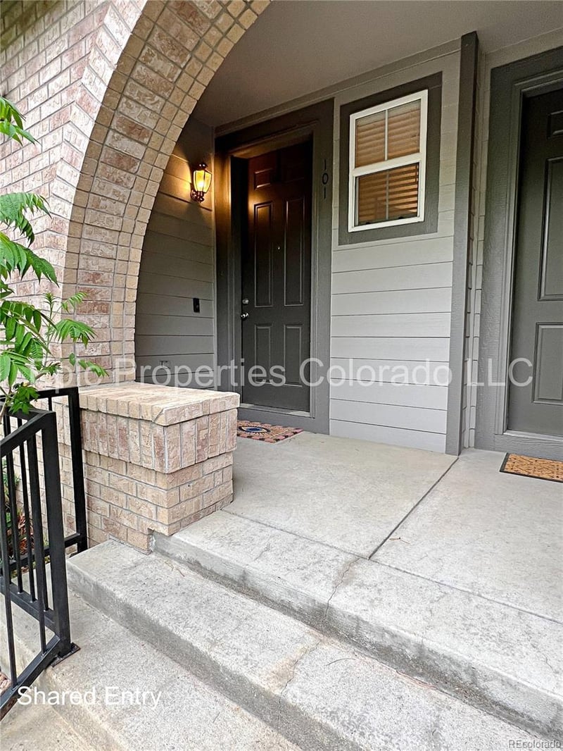 22932 Ontario Dr #101, Aurora, CO 80016