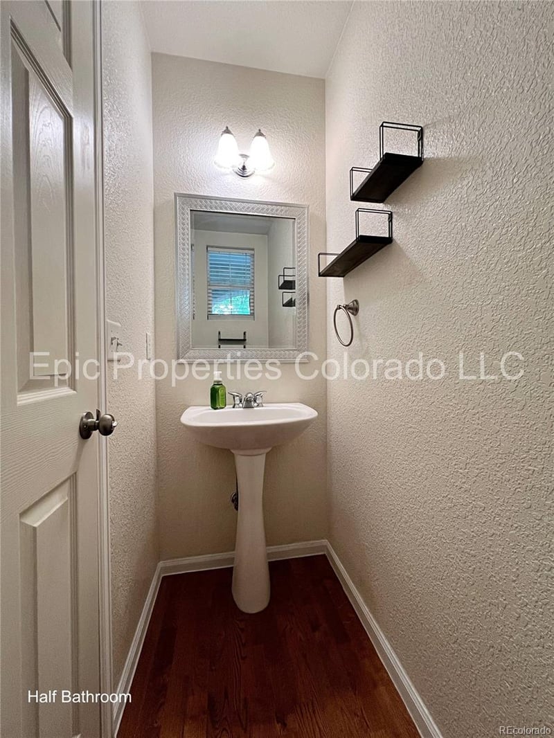 22932 Ontario Dr #101, Aurora, CO 80016