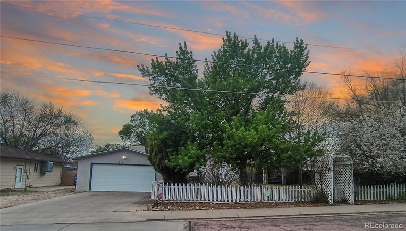 613 Barrett Ave, Canon City, CO 81212