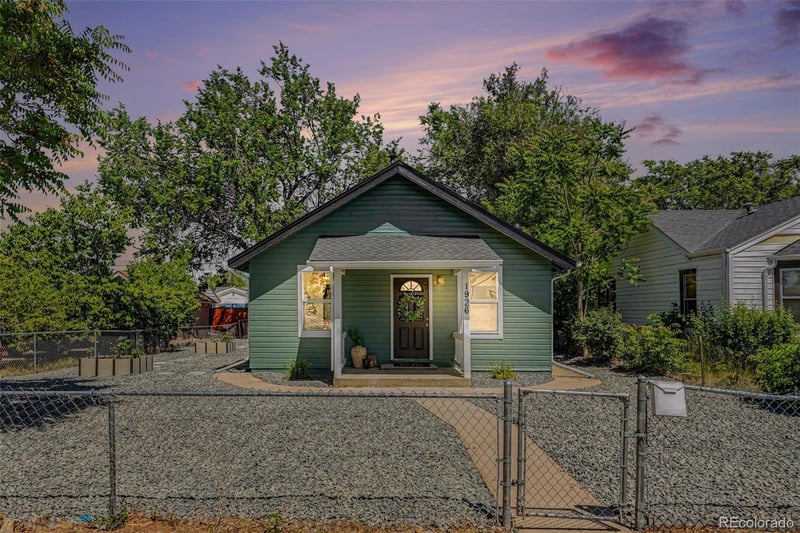 1926 Hanover St, Aurora, CO 80010