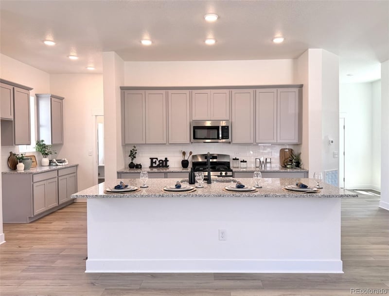 21048 63rd Ave, Aurora, CO 80019