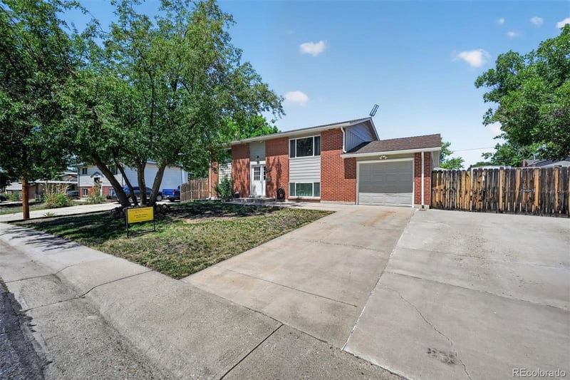 9605 Damon Dr, Denver, CO 80260