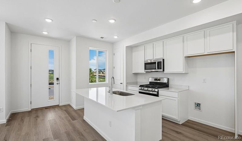 21371 E 67th Ave, Aurora, CO 80019