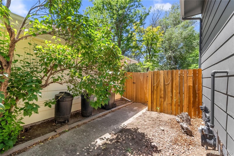 4606 La Cresta Dr, Colorado Springs, CO 80918