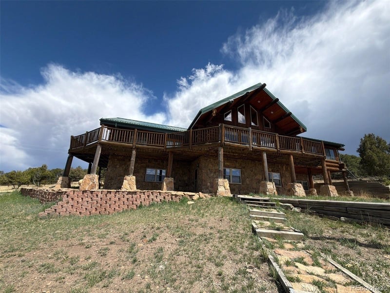 1035 Spanish Peaks Dr, Walsenburg, CO 81089