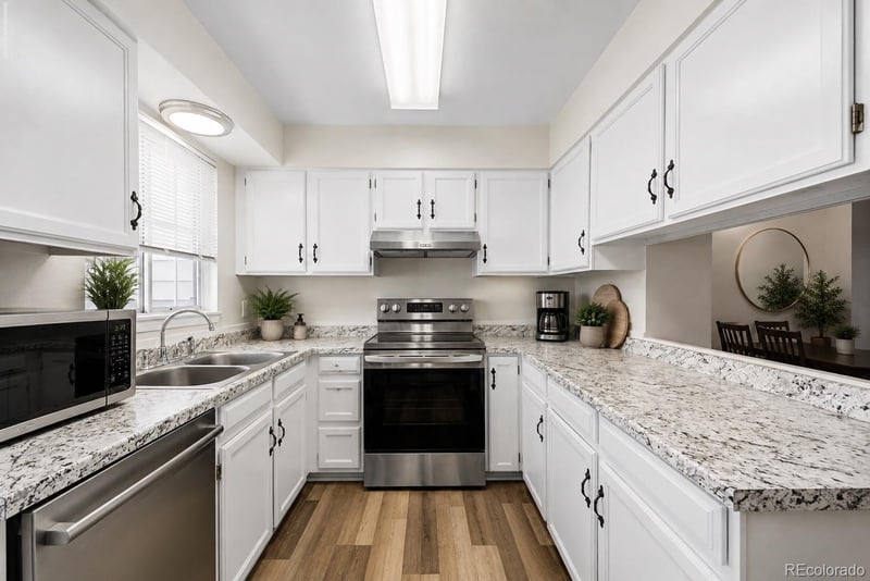 6708 S Holland Way, Littleton, CO 80128
