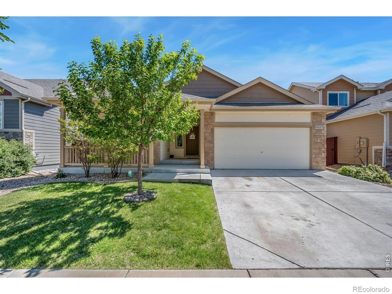 1527 New Season Dr, Windsor, CO 80550