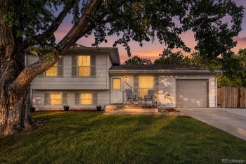 3250 S Holland Way, Lakewood, CO 80227