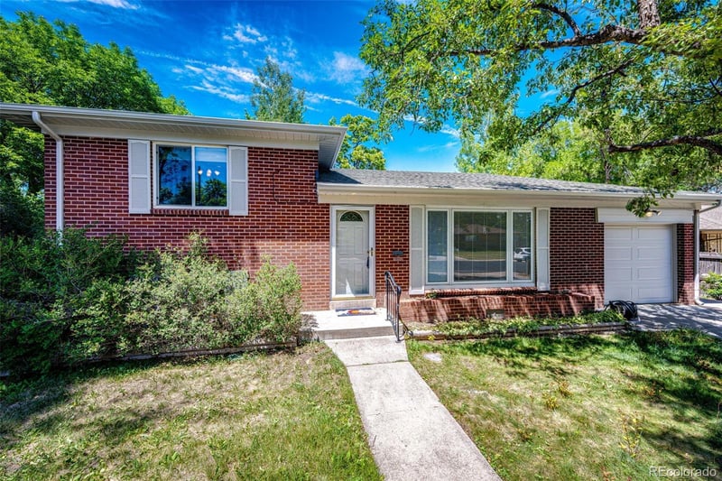 9015 4th Pl, Lakewood, CO 80226