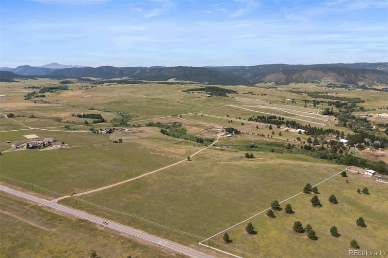 10661 Spruce Mountain Rd, Larkspur, CO 80118