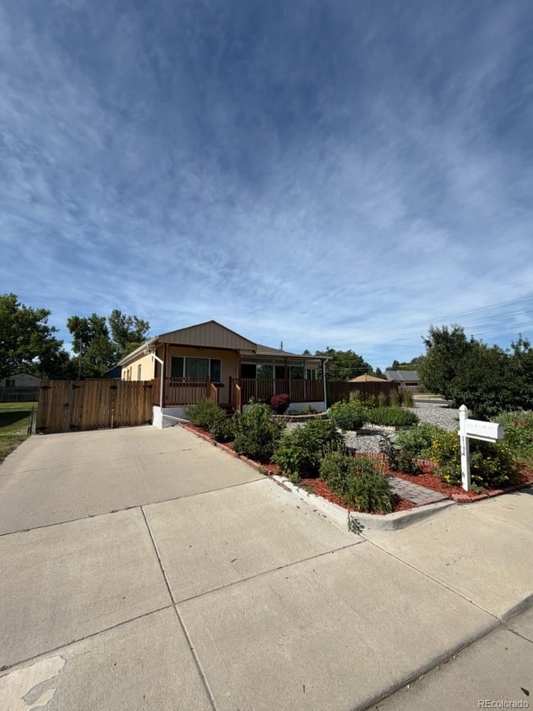 2196 56th Ave, Denver, CO 80221