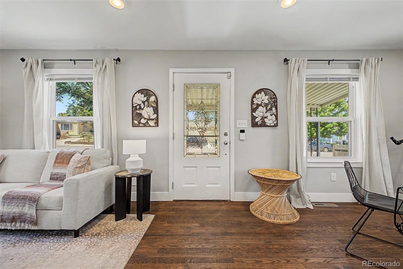 1870 Beekman Pl, Denver, CO 80221