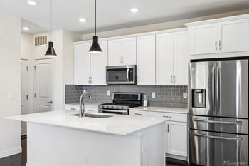 7608 S Zante Ct, Aurora, CO 80016