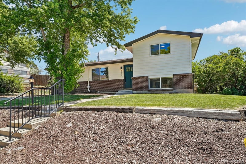862 Simms St, Lakewood, CO 80228