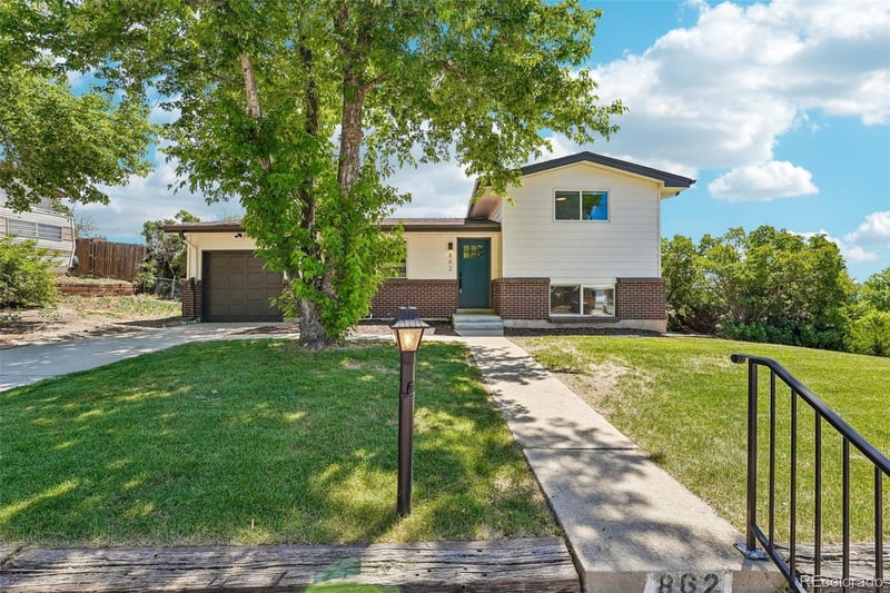 862 Simms St, Lakewood, CO 80228