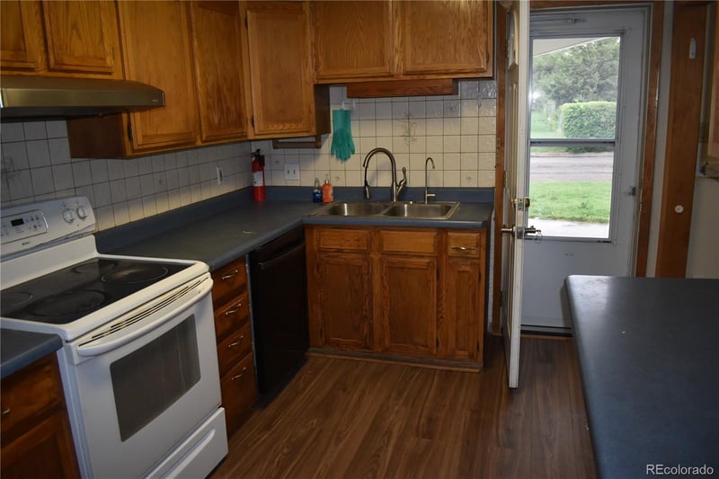 818 5th St, Rocky Ford, CO 81067