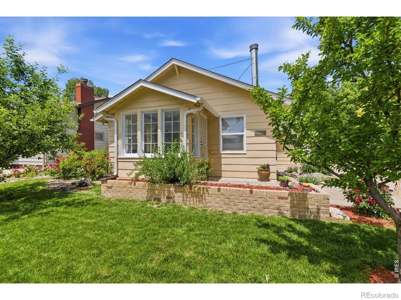 557 9th St, Loveland, CO 80537