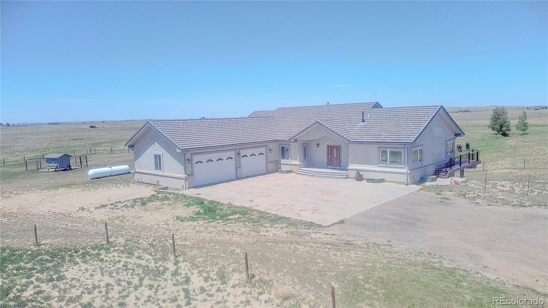58989 Chenango Pl, Strasburg, CO 80136