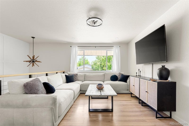 7683 Vine St, Centennial, CO 80122
