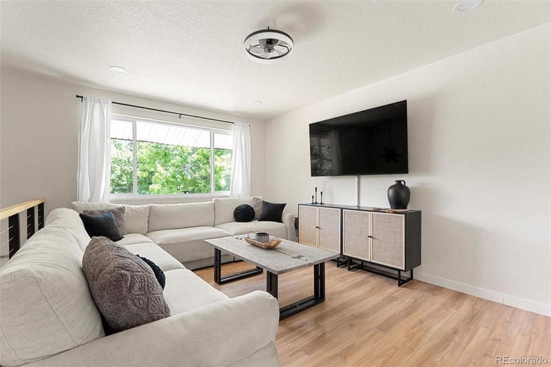 7683 Vine St, Centennial, CO 80122