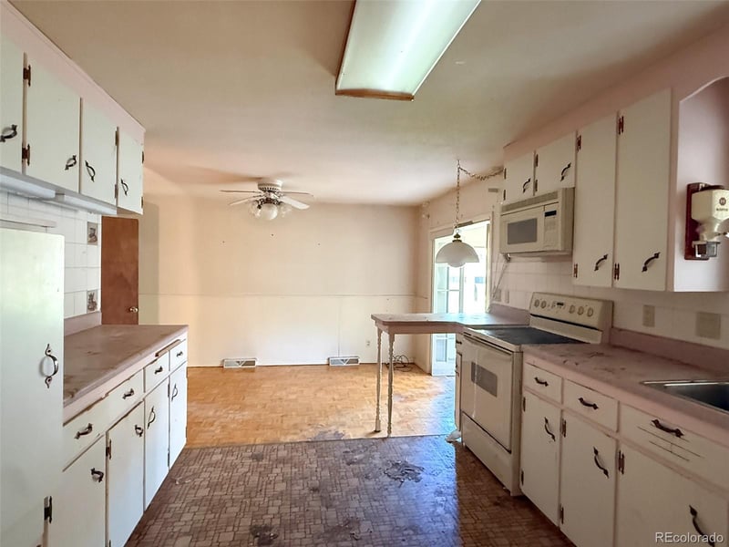 975 9th Ave, Broomfield, CO 80020