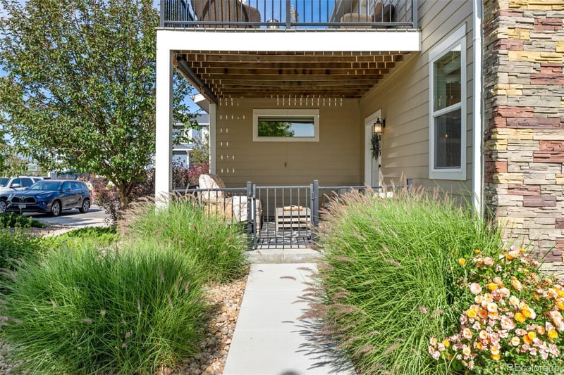 813 Grandview Mdws Dr, Longmont, CO 80503