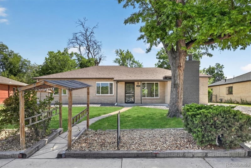 900 Quentin St, Aurora, CO 80011