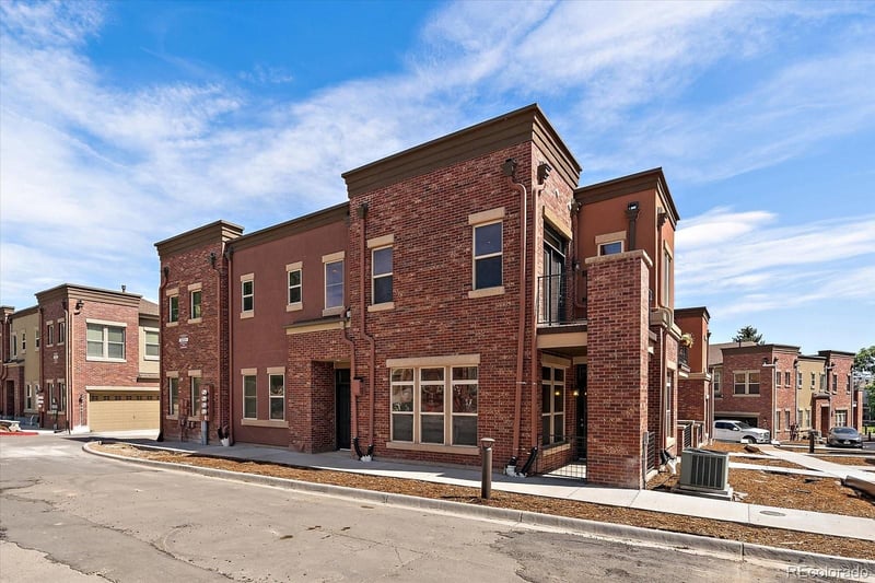8946 Nichols Pl, Englewood, CO 80112