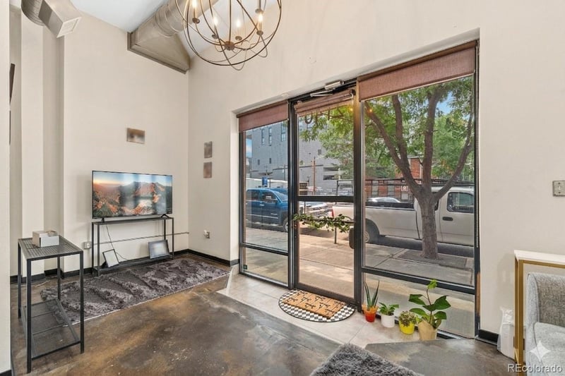 2142 Curtis St #101, Denver, CO 80205