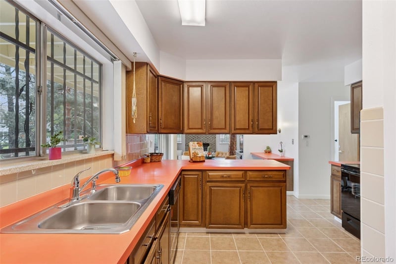 8484 Radcliff Ave, Denver, CO 80237
