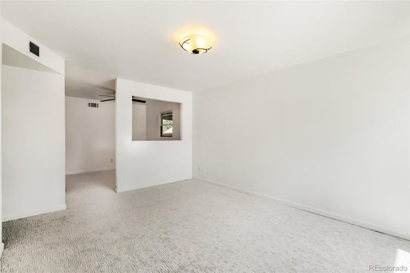 930 Victor St, Aurora, CO 80011