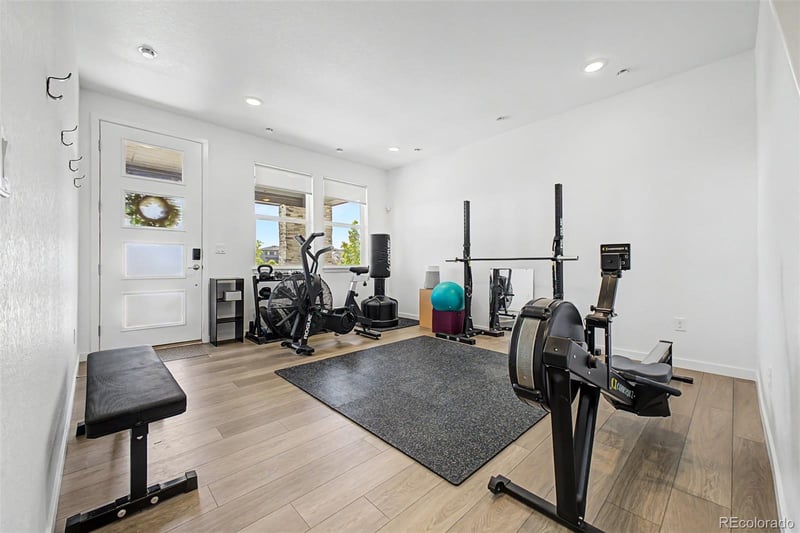 8709 Middle Fork St, Littleton, CO 80125