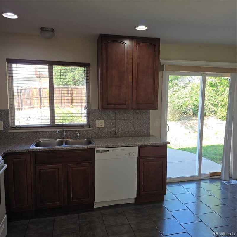 1276 Biscay St, Aurora, CO 80017