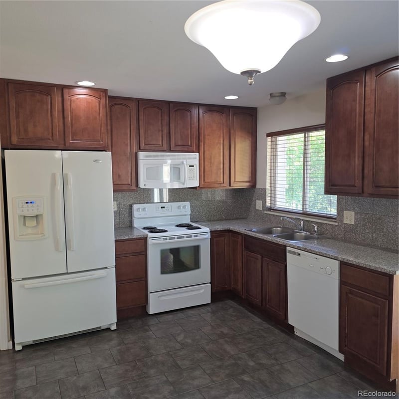 1276 Biscay St, Aurora, CO 80017