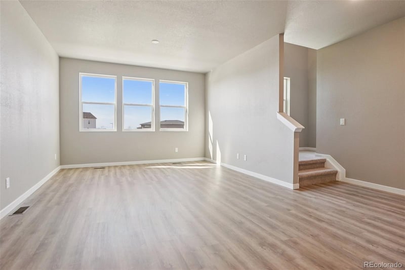 24161 54th Pl, Aurora, CO 80019